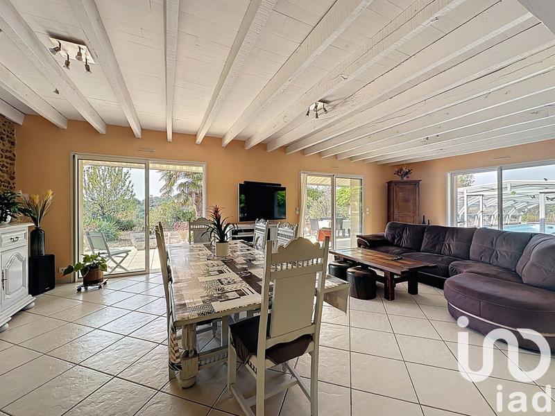 Maison - 232 m² - 7 pièces