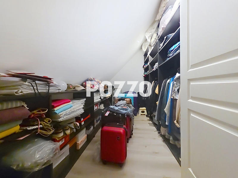 Maison - 208 m² - 8 pièces