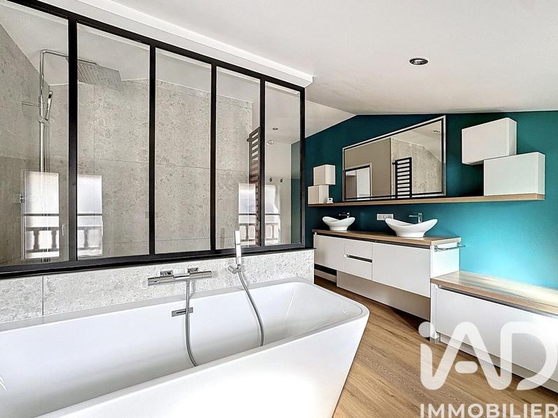 Duplex - 242 m² - 5 pièces