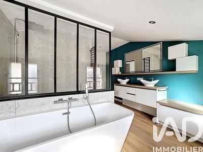 Duplex - 242 m² - 5 pièces