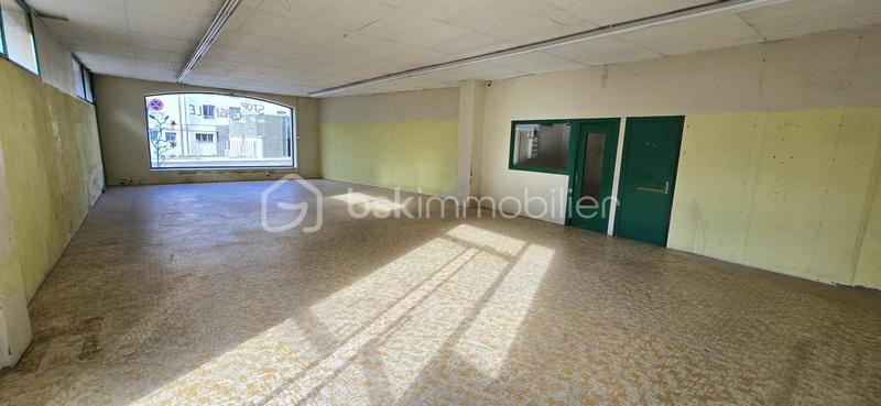 Immeuble - 110 m² - 2 pièces