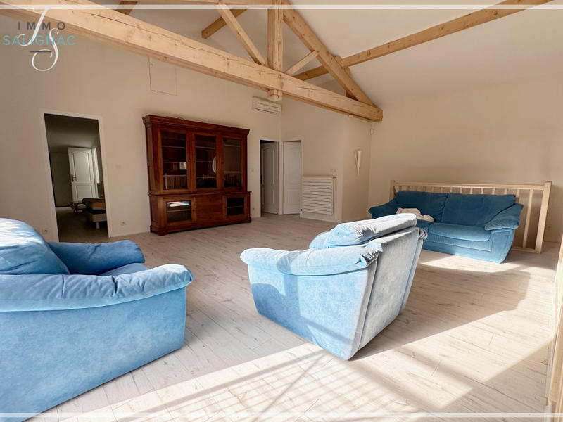 Maison - 280 m² - 8 pièces