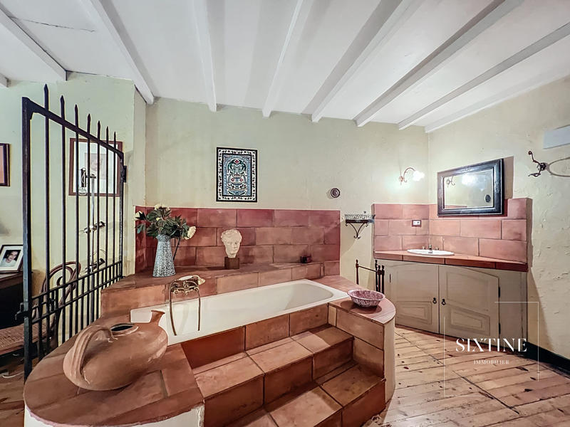 Maison ancienne - 219 m² - 7 pièces