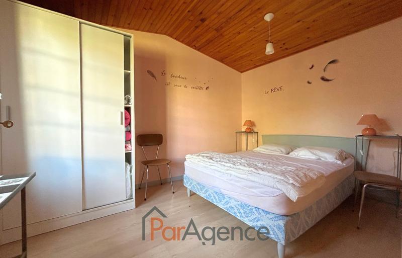 Maison - 247 m² - 9 pièces