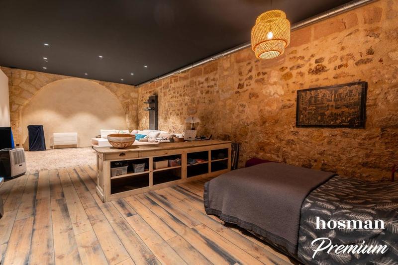 Maison - 250 m² - 7 pièces