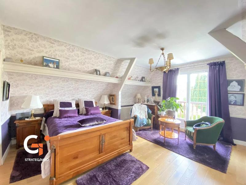 Propriété - 300 m² - 10 pièces