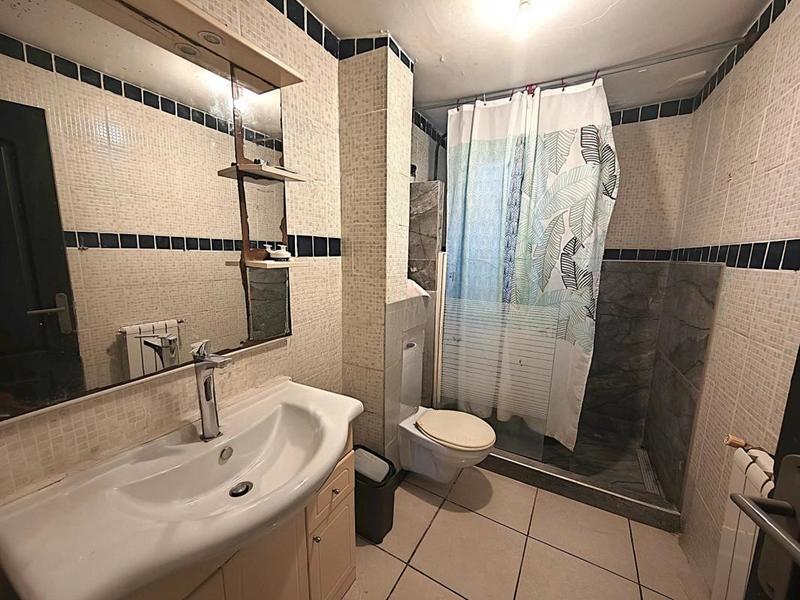 Propriété - 300 m² - 16 pièces