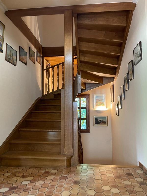 Maison - 244 m² - 8 pièces