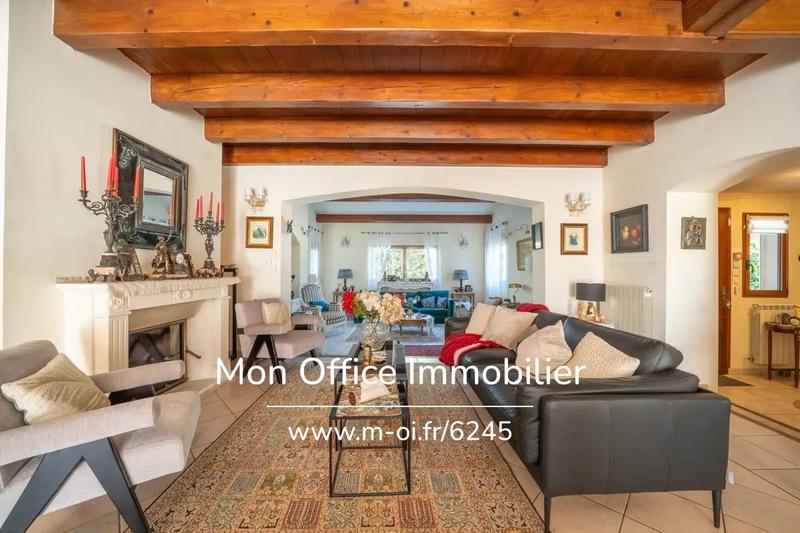 Maison - 233 m² - 7 pièces