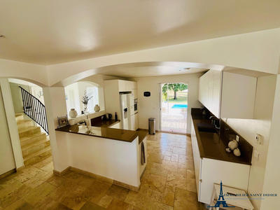 Villa - 170 m² - 6 pièces