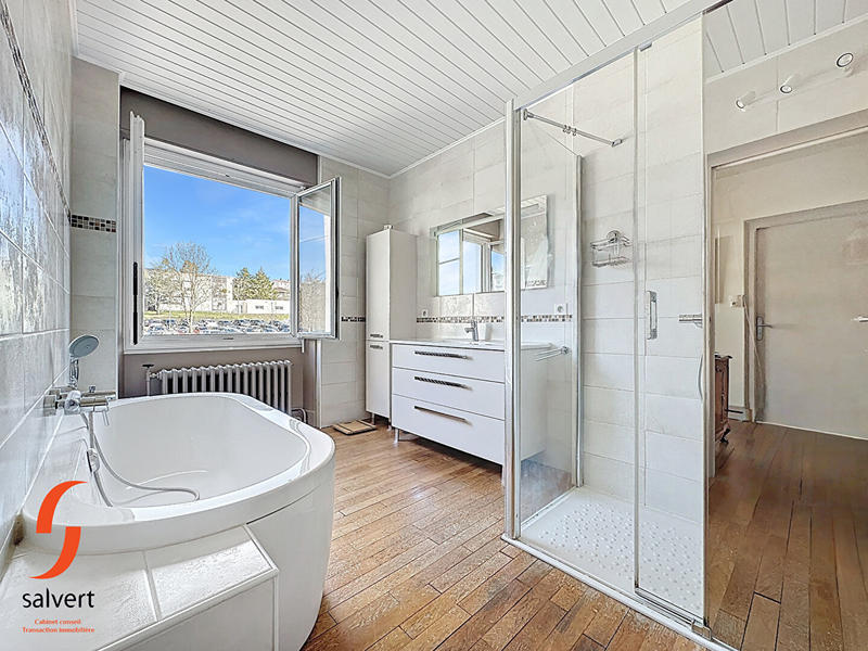 Maison - 138 m² - 5 pièces