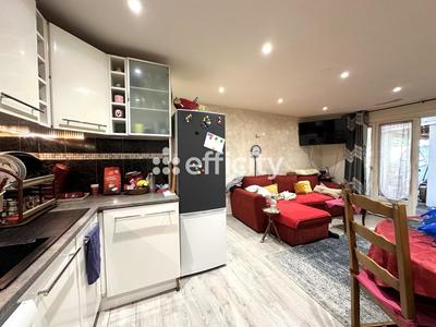 Maison - 93 m² - 5 pièces