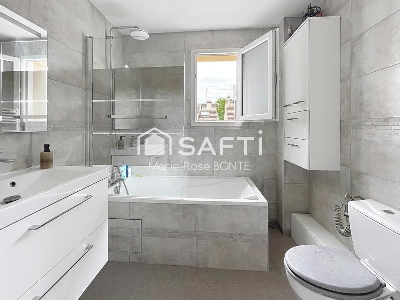 Maison - 91 m² - 5 pièces