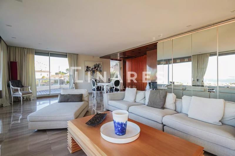 Maison - 313 m² - 9 pièces