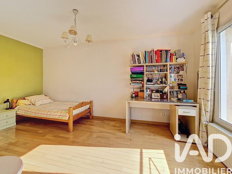 Maison - 177 m² - 7 pièces