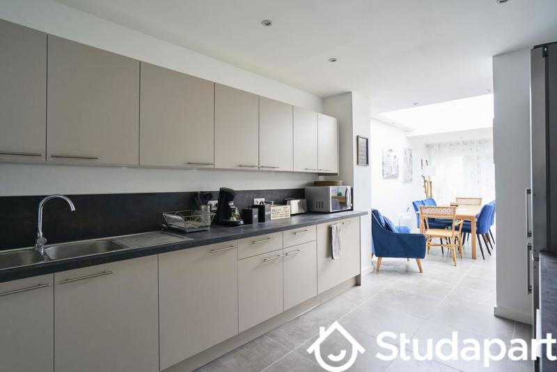 Chambre - 13 m² - 1 pièce