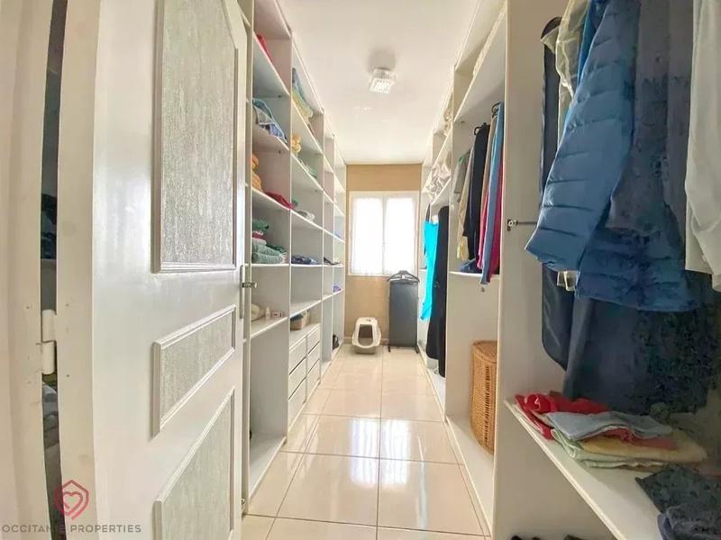 Maison - 215 m² - 5 pièces