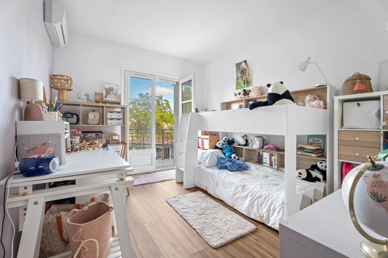 Maison - 467 m² - 10 pièces