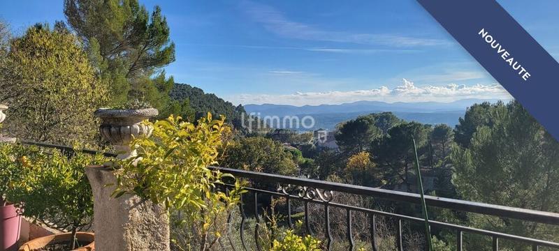 Propriété - 220 m² - 7 pièces