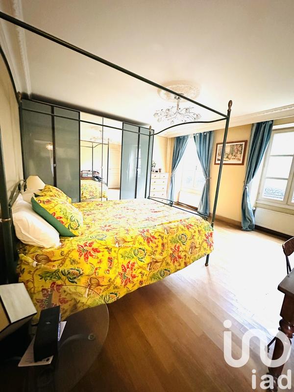 Maison - 220 m² - 10 pièces