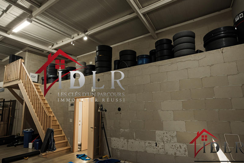 Local commercial - 2 930 m²