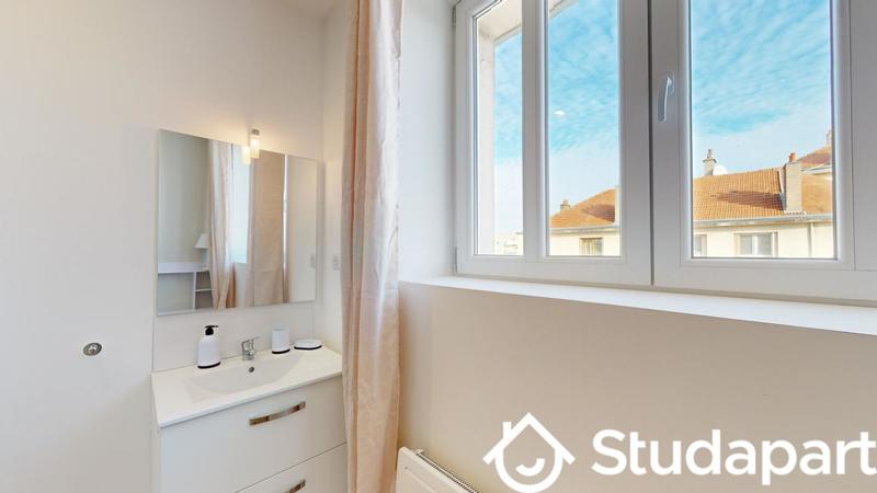 Chambre - 12 m² - 1 pièce