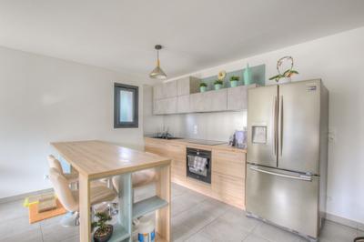 Appartement - 80 m² - 3 pièces