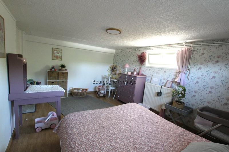 Maison traditionnelle - 178 m² - 7 pièces