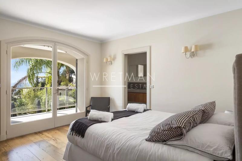 Villa - 291 m² - 7 pièces