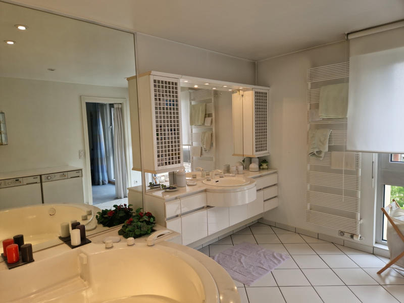 Appartement - 135 m² - 6 pièces