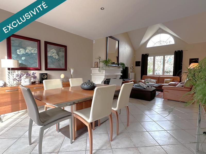 Maison - 178 m² - 8 pièces