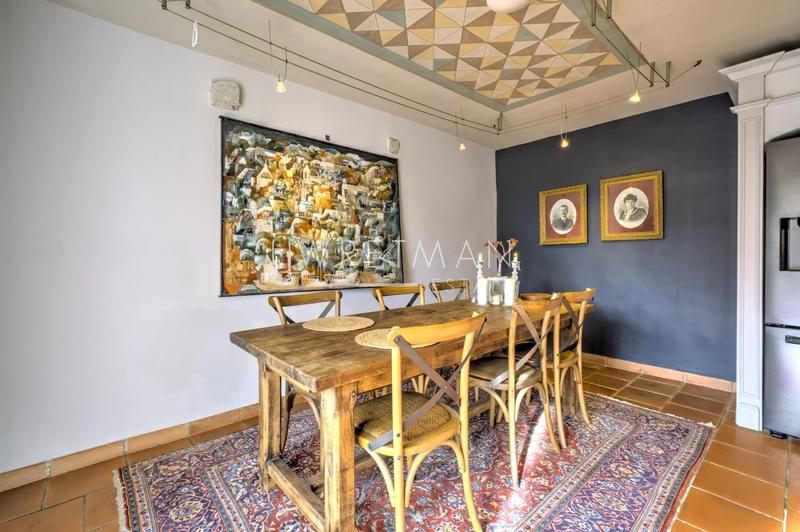 Propriété - 322 m² - 10 pièces