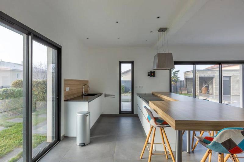 Maison - 246 m² - 8 pièces