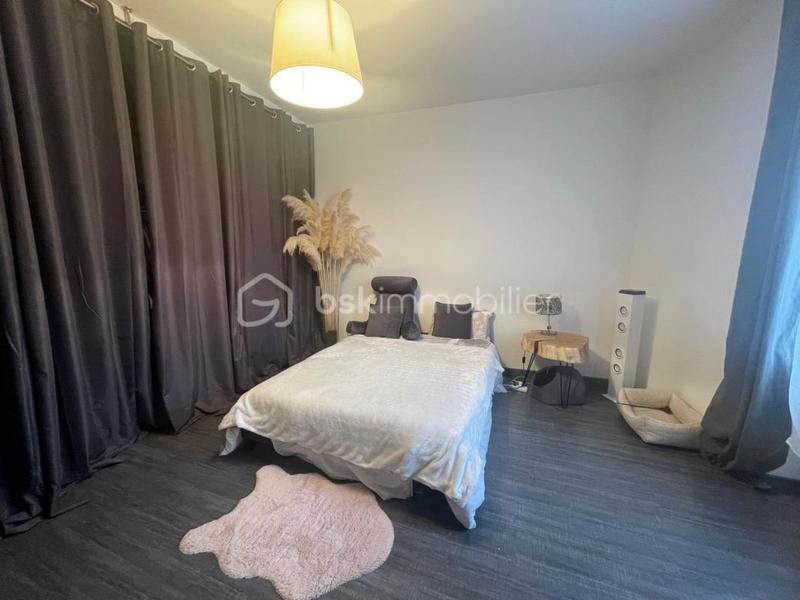 Maison en pierre - 228 m² - 8 pièces