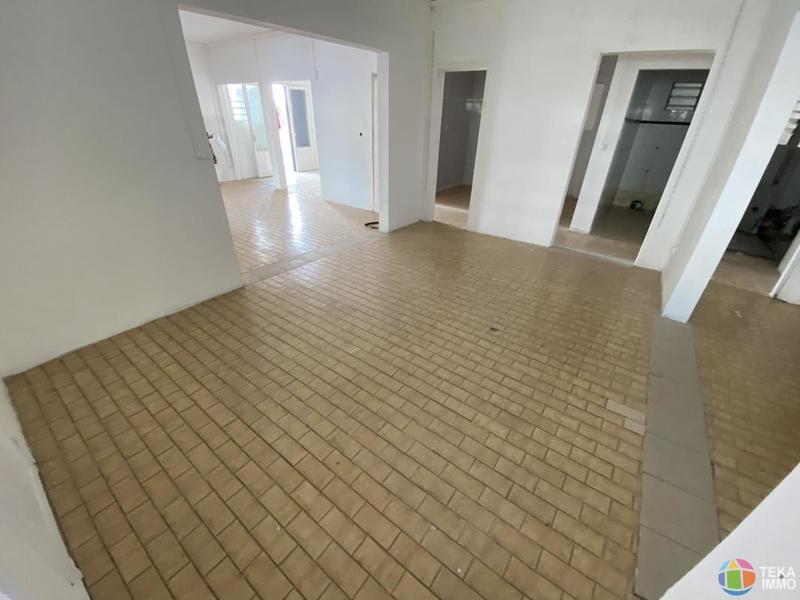 Local commercial - 68 m² - 4 pièces