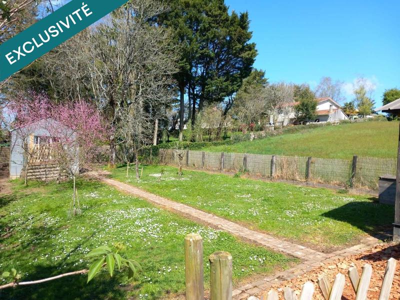 Maison - 223 m² - 8 pièces