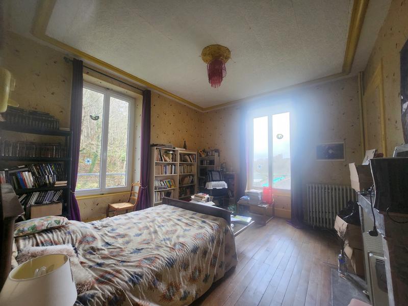 Propriété - 260 m² - 11 pièces