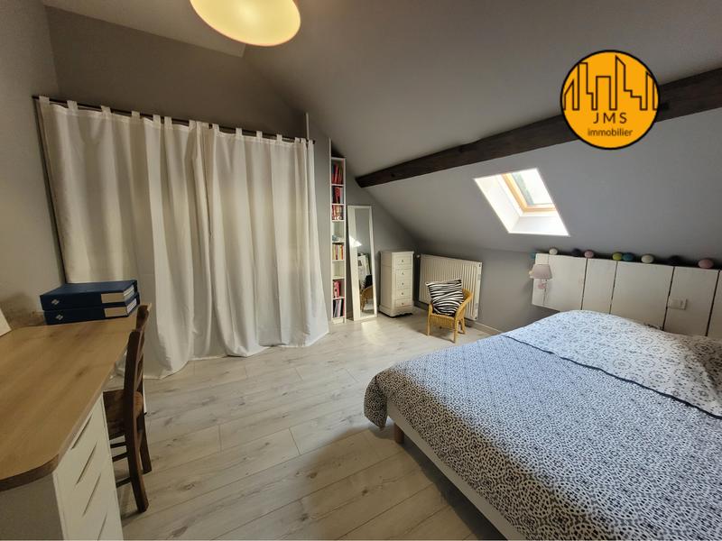 Maison - 215 m² - 8 pièces