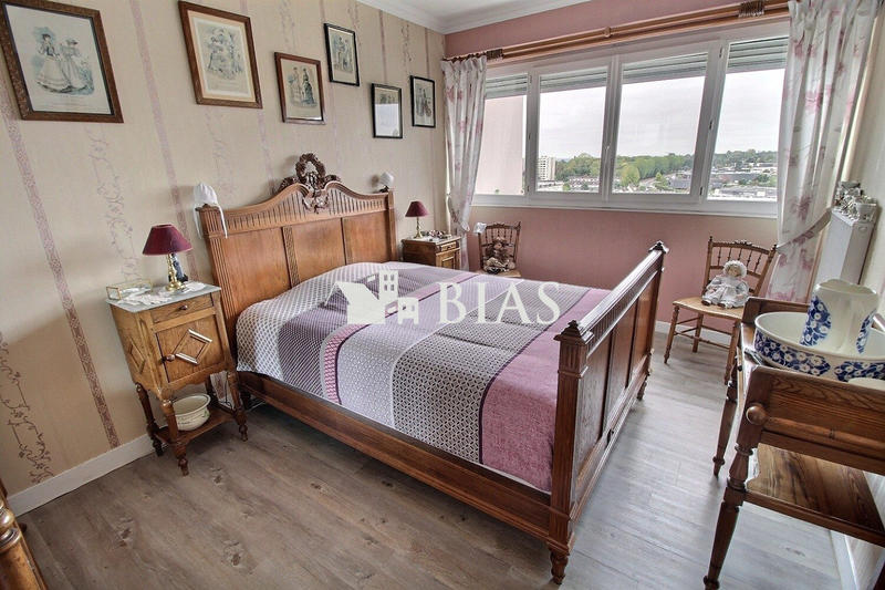 Appartement - 95 m² - 5 pièces