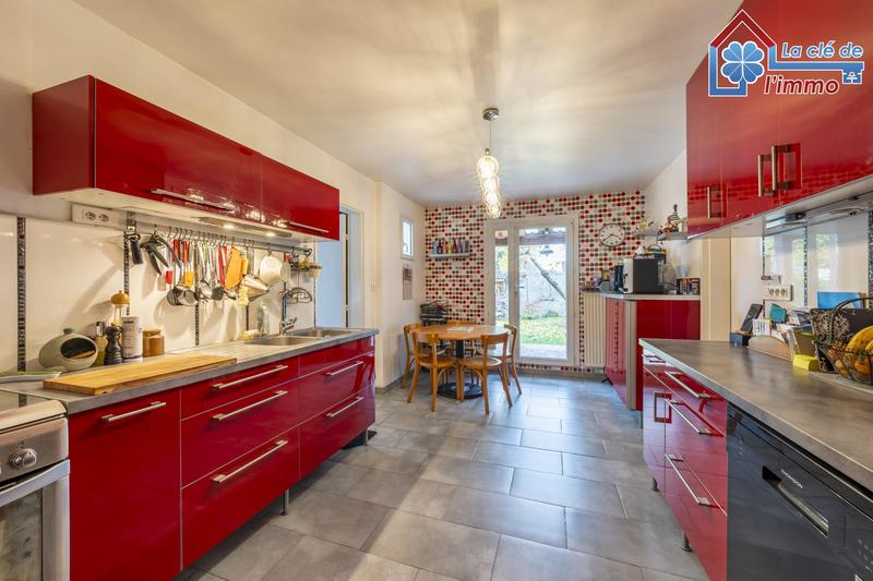 Maison traditionnelle - 120 m² - 7 pièces