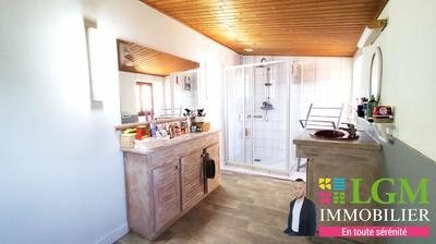 Maison - 220 m² - 6 pièces