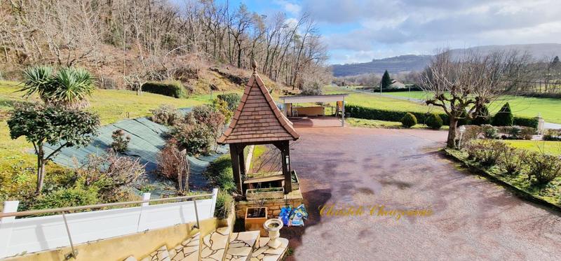 Maison - 226 m² - 10 pièces