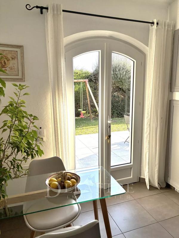 Propriété - 170 m² - 6 pièces