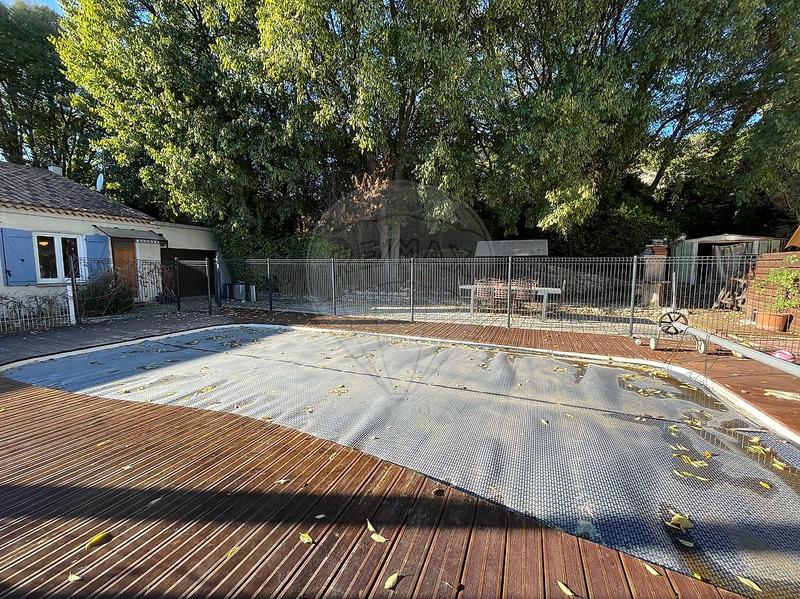 Maison - 174 m² - 10 pièces