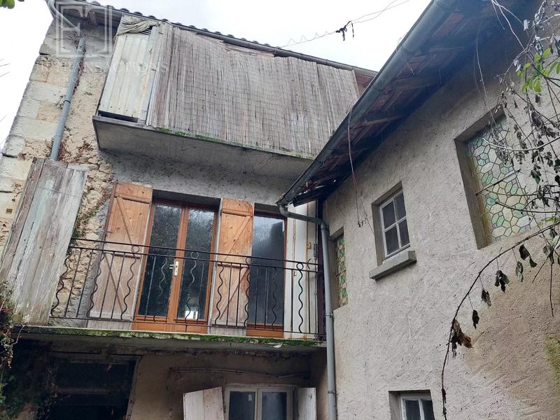 Immeuble - 130 m² - 8 pièces