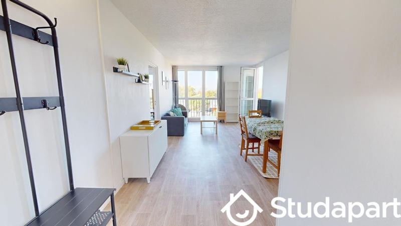 Chambre - 75 m² - 1 pièce