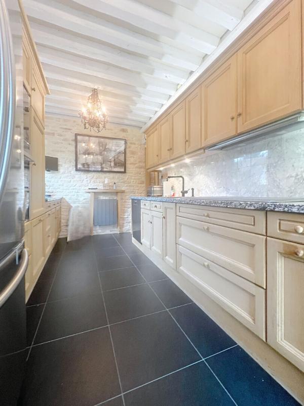 Maison - 250 m² - 8 pièces