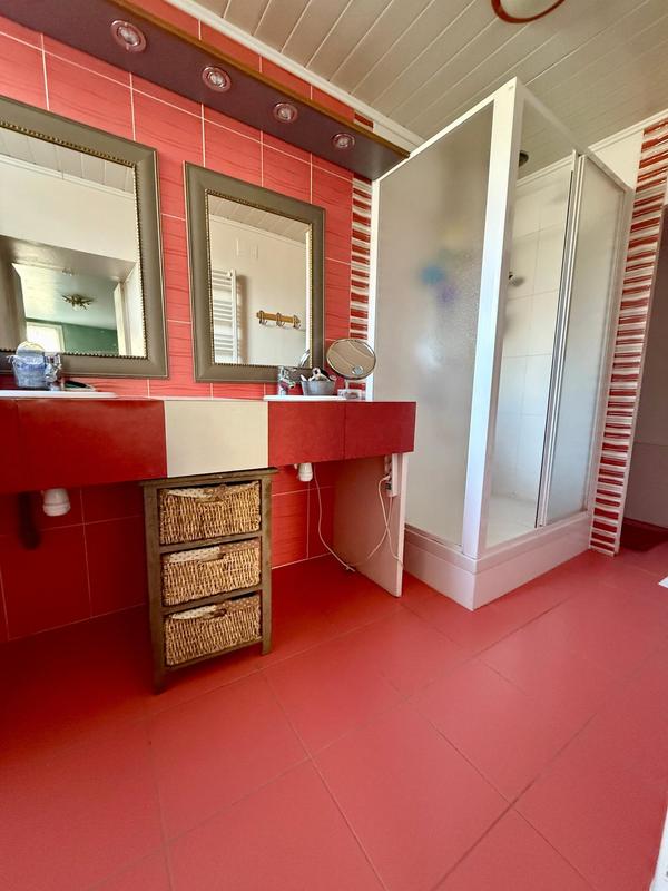 Maison - 196 m² - 7 pièces