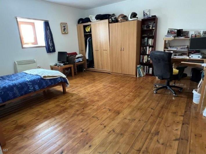 Maison ancienne - 254 m² - 10 pièces