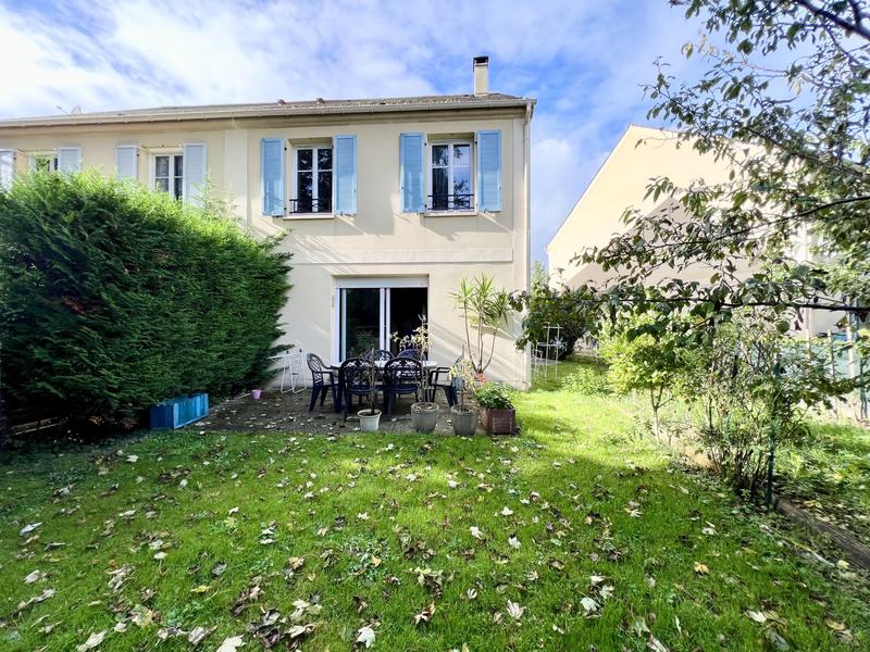 Maison traditionnelle - 96 m² - 4 pièces